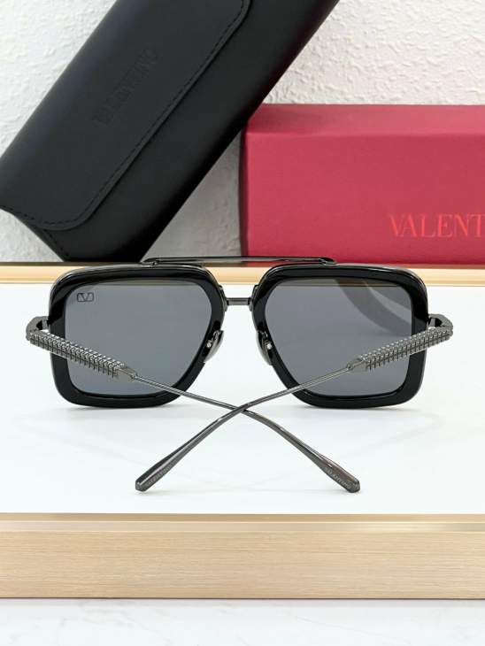 Picture of Valentino Sunglasses _SKUfw66635706fw